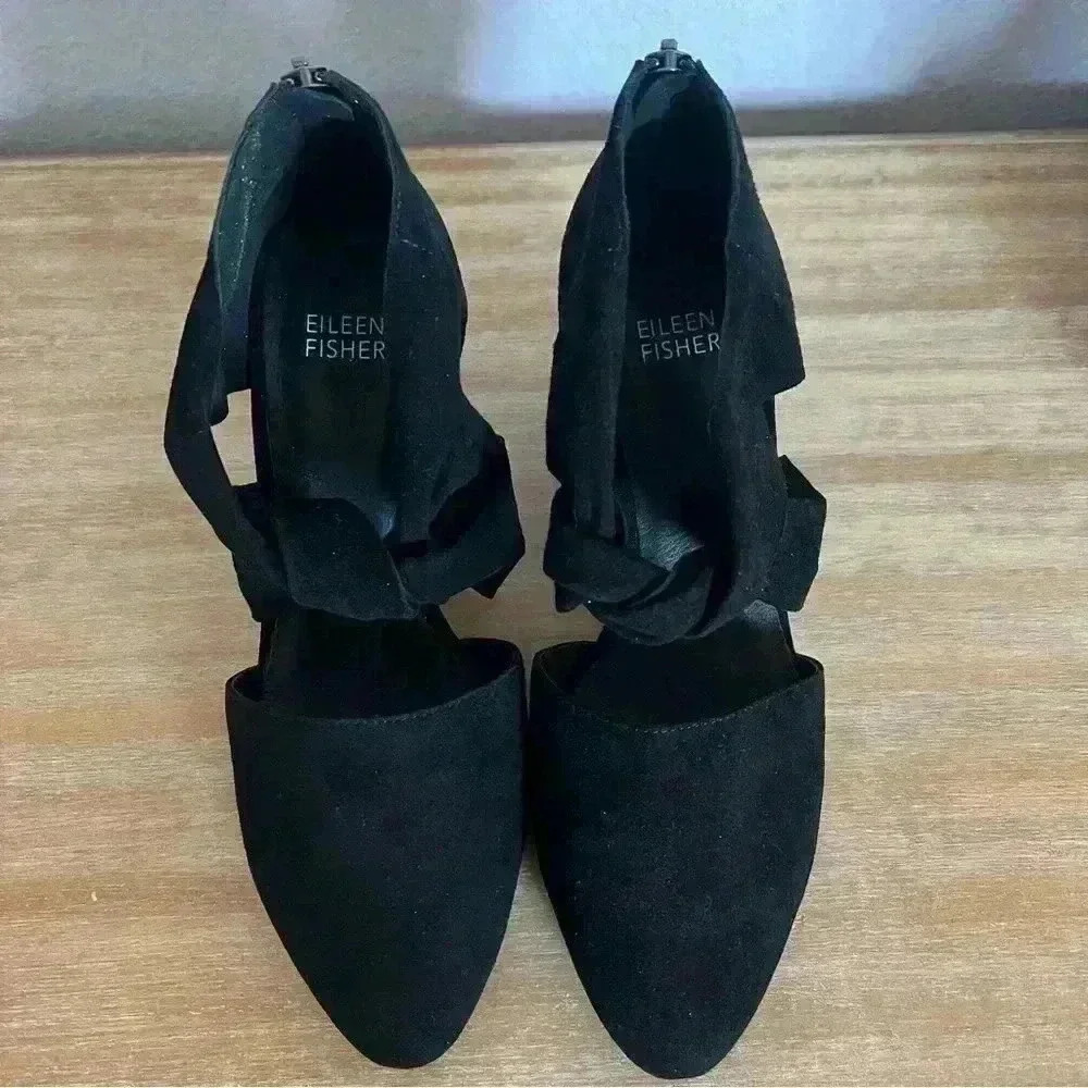 EILEEN FISHER Mary Knotted Black Suede Cutout Kitten Heel Pumps - US 7.5